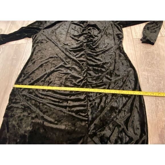 Future Collective faux crushed velvet, black long maxi dress size 3X - Picture 11 of 12